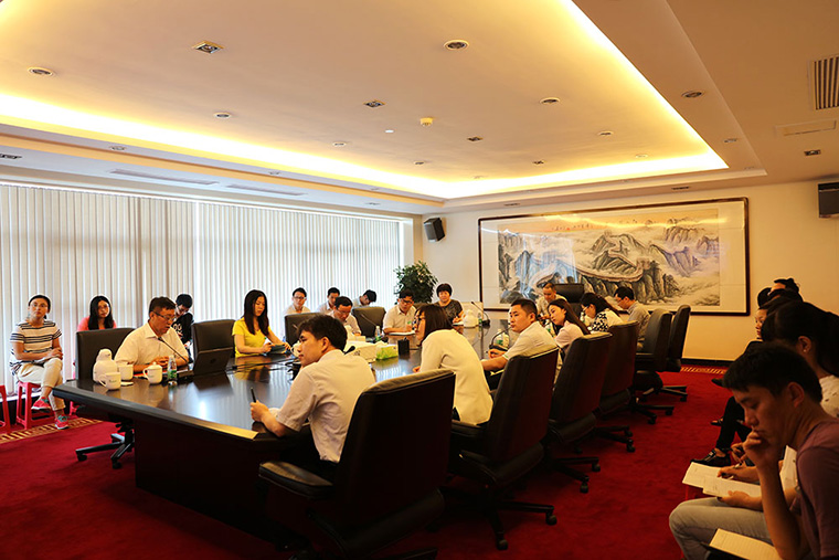 中监所王栋研究员应邀来公司交流指导工作